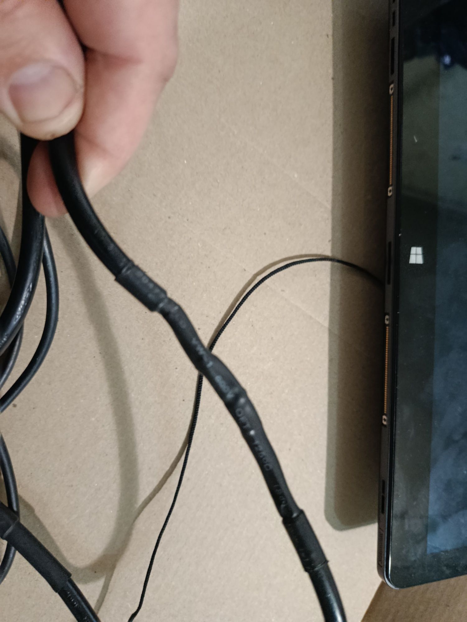 Fujitsu stylistic q704 та док станція