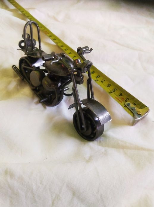 Мотоцикл метал новый.