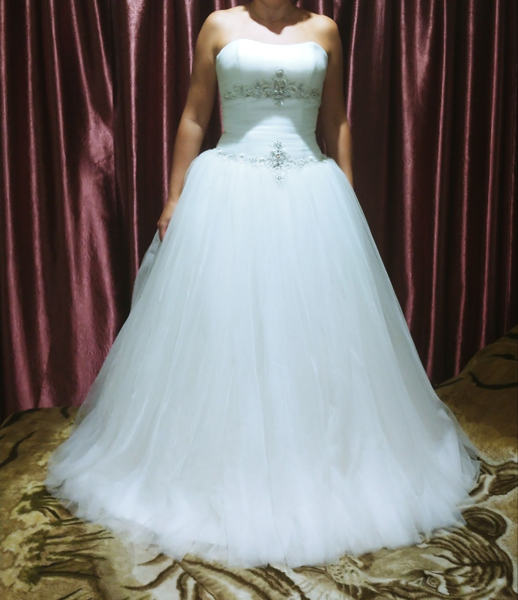 Свадебное шикарное платье.