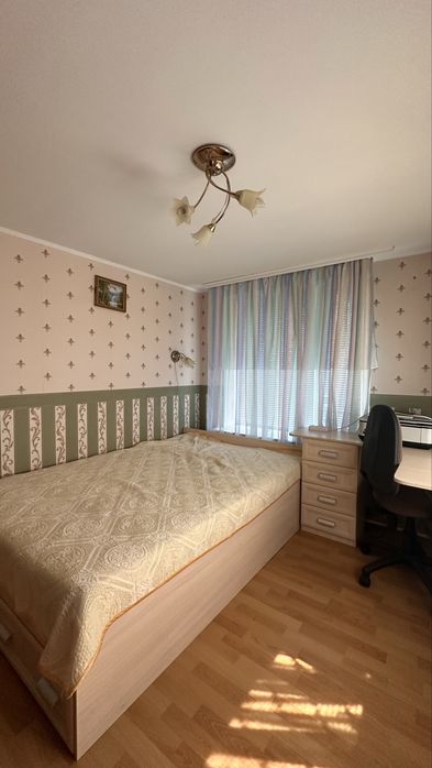 Продається капітальний будинок в Зарічанах з ділянкою та зручностями