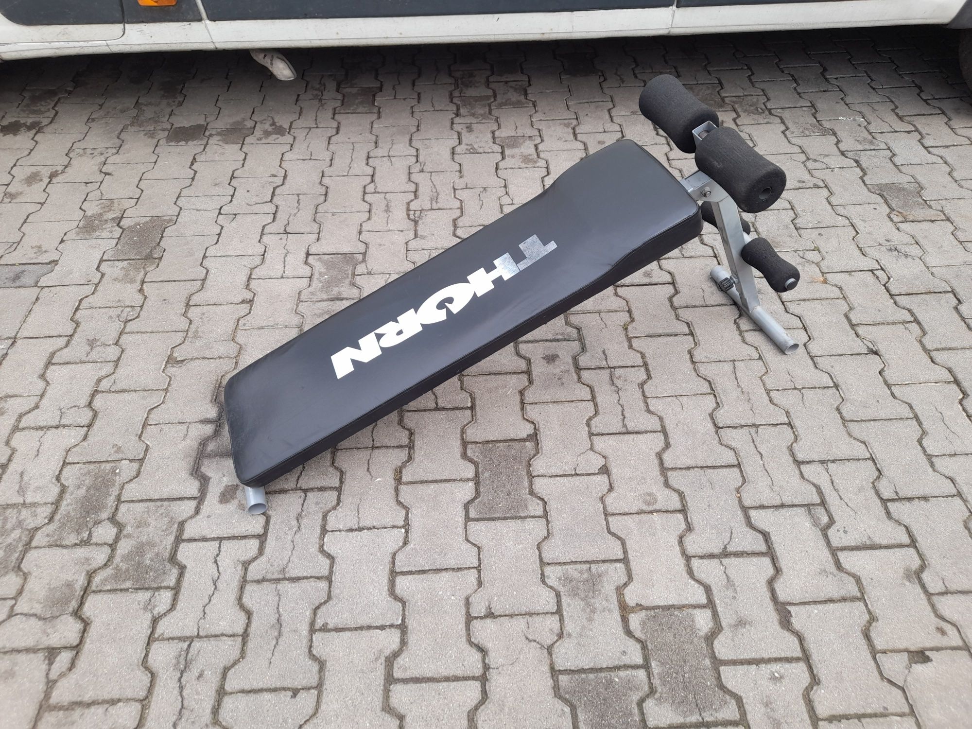 Ławeczka do brzuszków