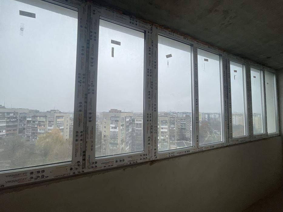 Просторий 1-кімнатний сирець на здачі