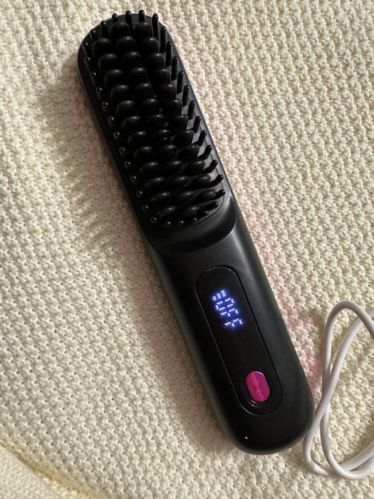 Щітка-випрямляч для волосся GENAI S7