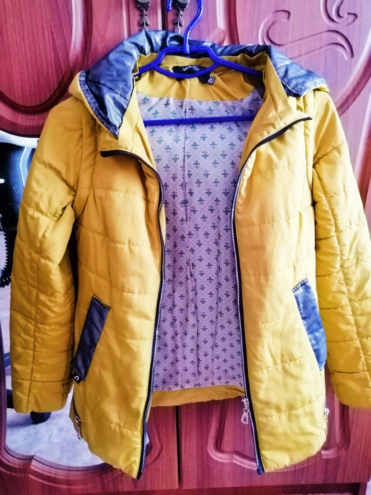Куртка - желет для дівчинки