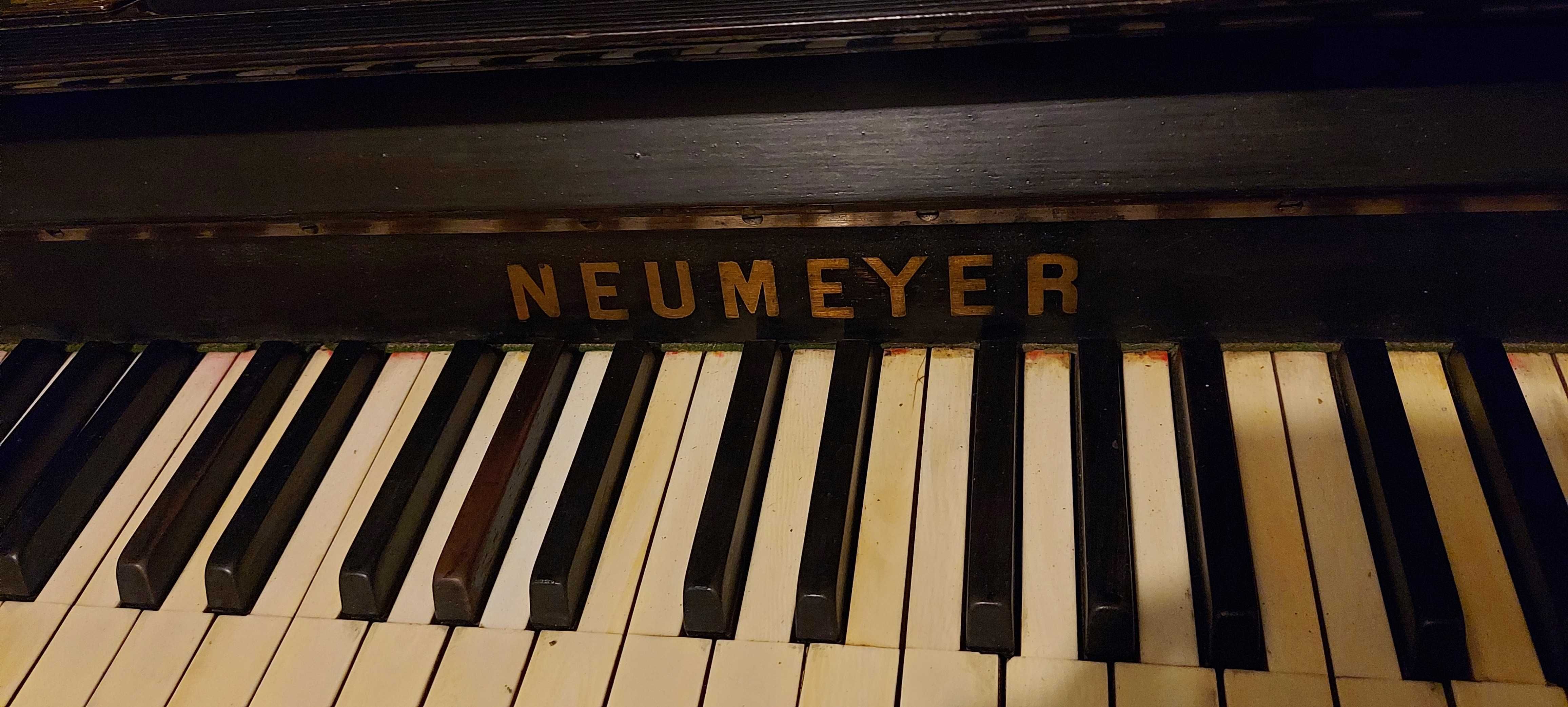 Pianino niemieckiej firmy NEUMAYER