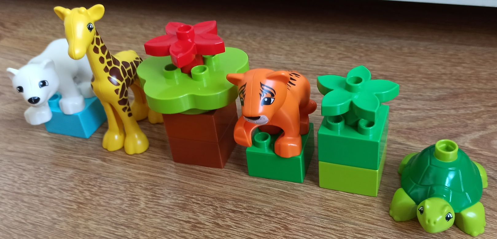 LEGO DUPLO 10801 zwierzątka żyrafa tygrys miś polarny żółw klocki 2+