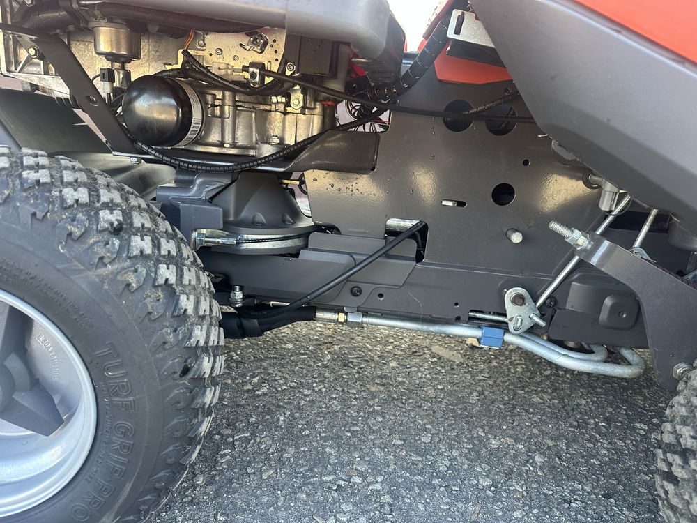 Profesjonalny traktorek kosiarka HUSQVARNA R320x AWD 2019r 4x4