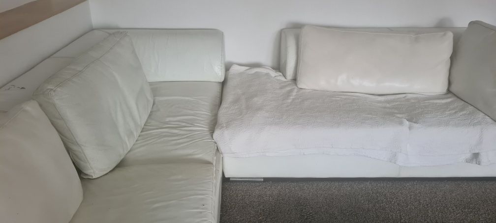 Sofa de pele branco