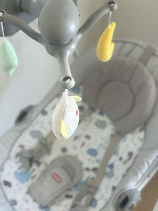 Кресло-качалка (укачивающий центр) CARRELLO Grazia