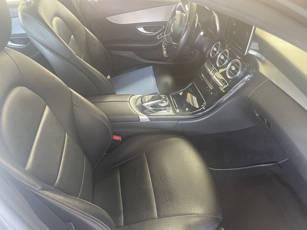 Vendo a minha carrinha Mercedes-Benz Classe C220