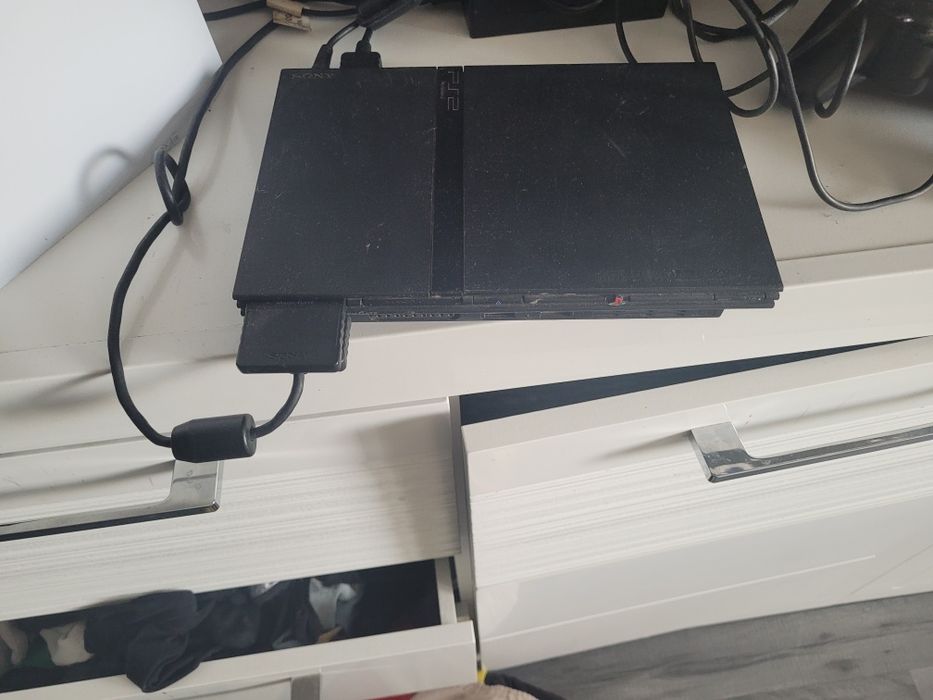 Sprzedam konsole ps2 slim