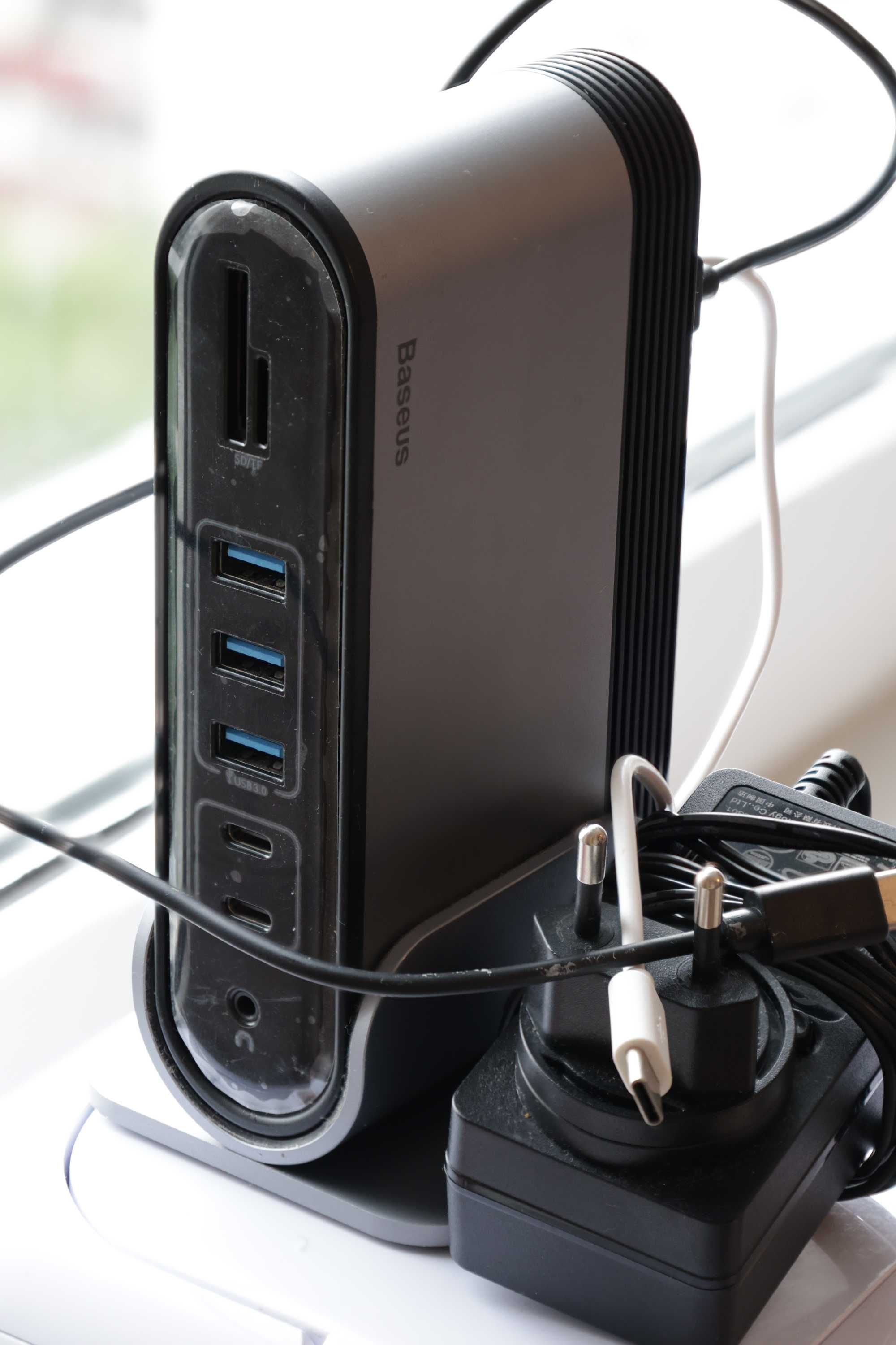 Baseus BS-HUB003 — 17w1 HUB USB-C / 3x HDMI / Ethernet / PD 100W