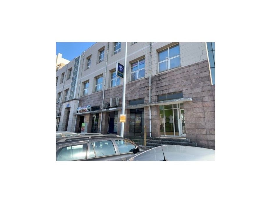 Loja em Santa Maria de Lamas