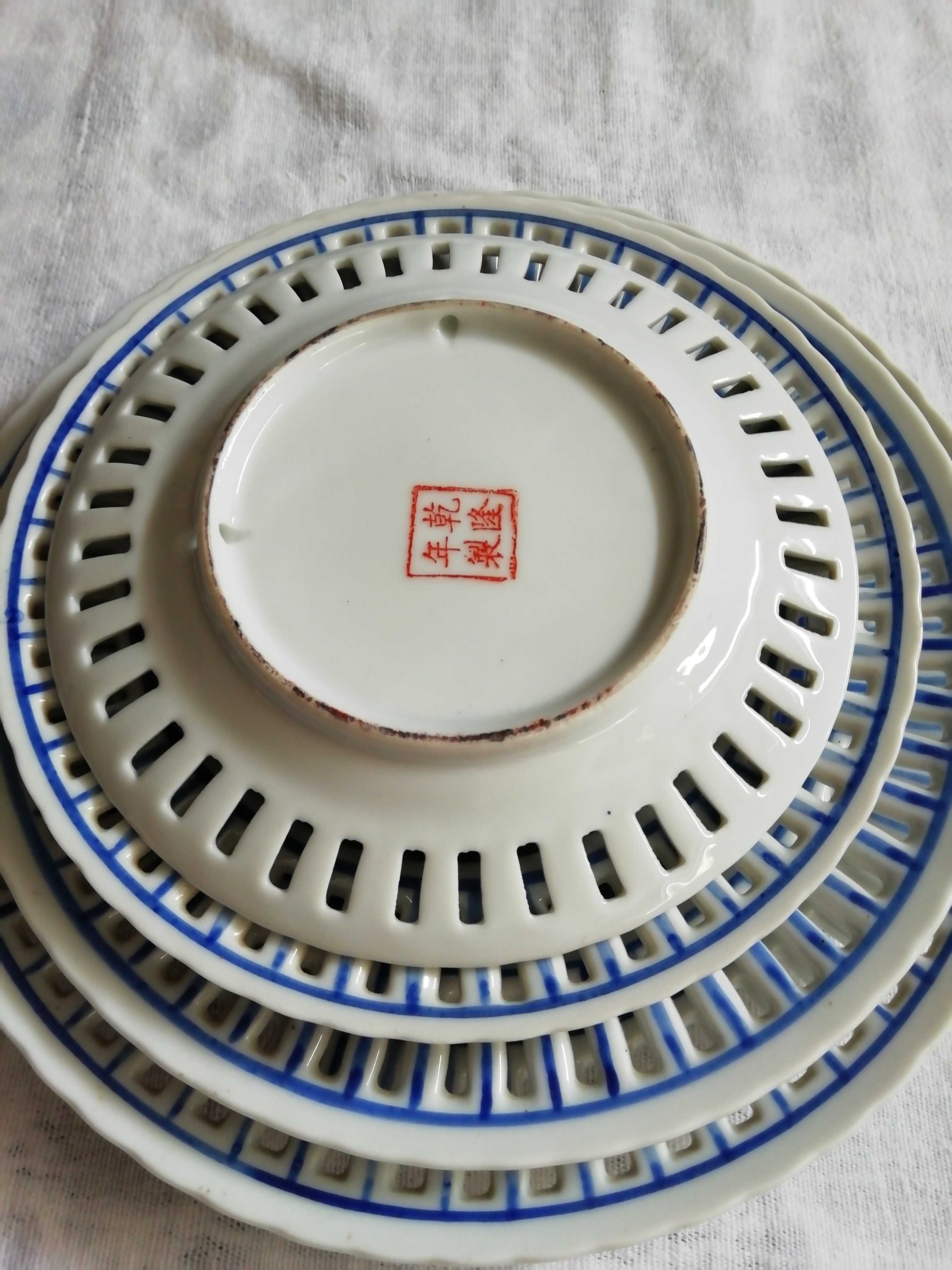 Jogo de 4 pratos decorativos em porcelana chinesa