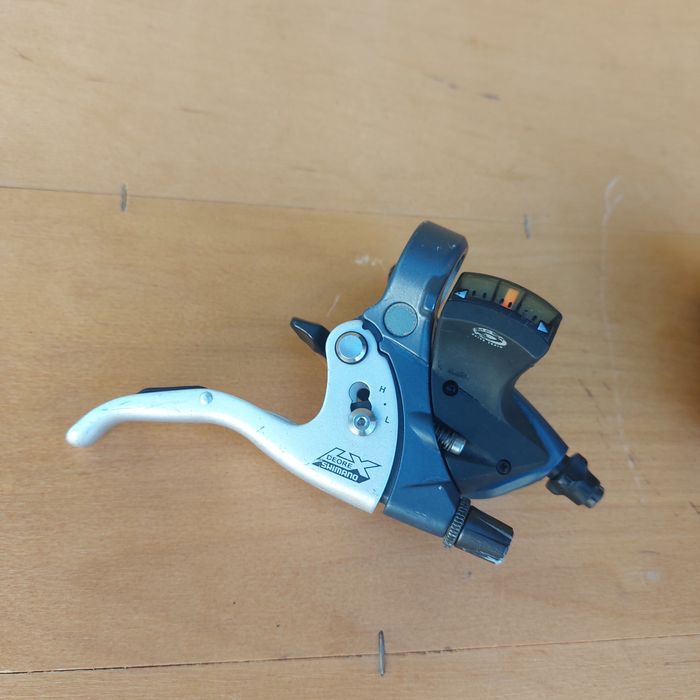 Klamkomanetki Shimano Deore LX ST-M570 3x9 V-Brake