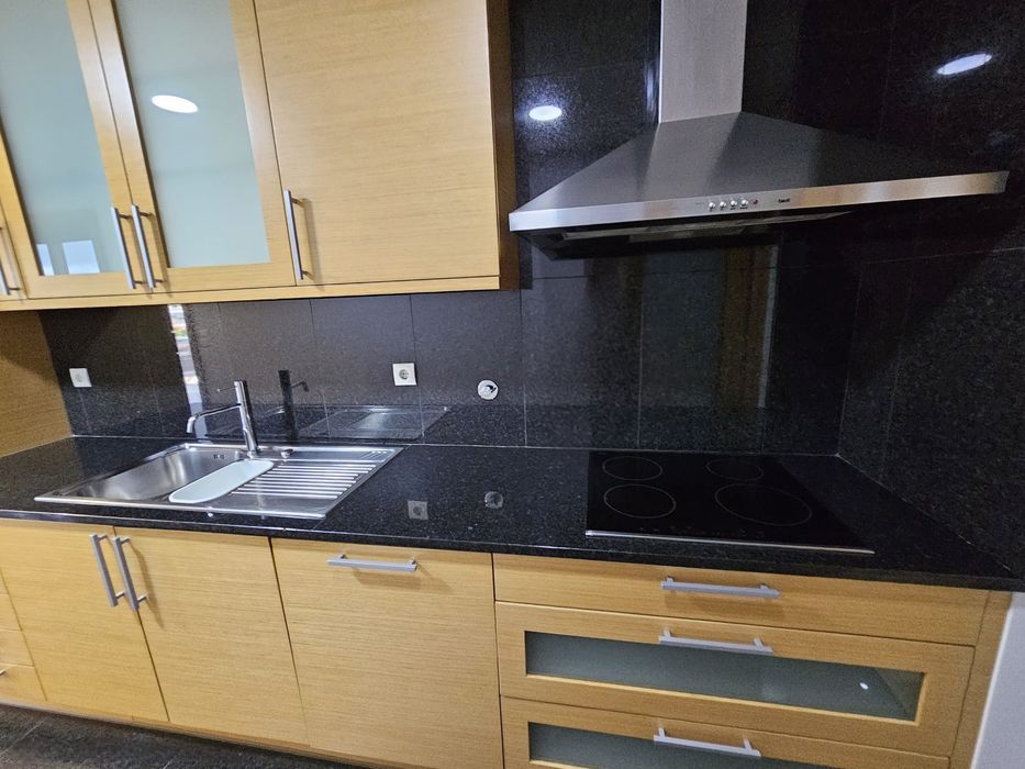 Apartamento T2 com garagem