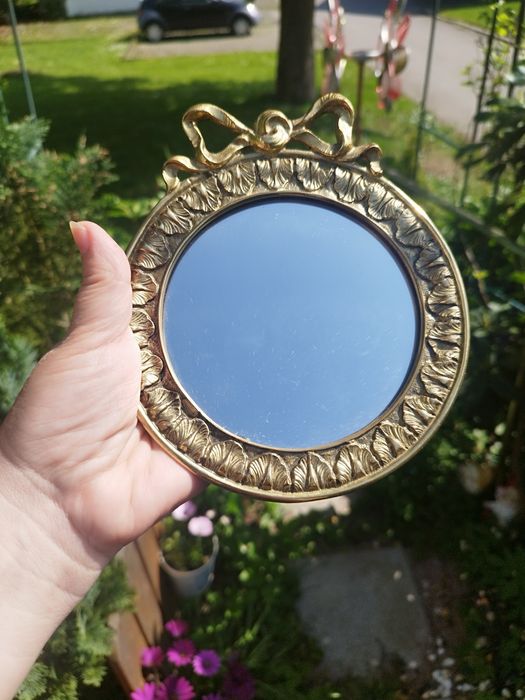 Настенное бронзовое зеркало