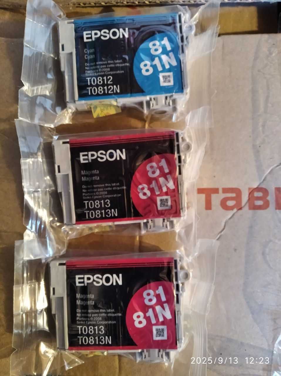 Оригінальний картридж Epson T0812 Cyan T0813 Magenta