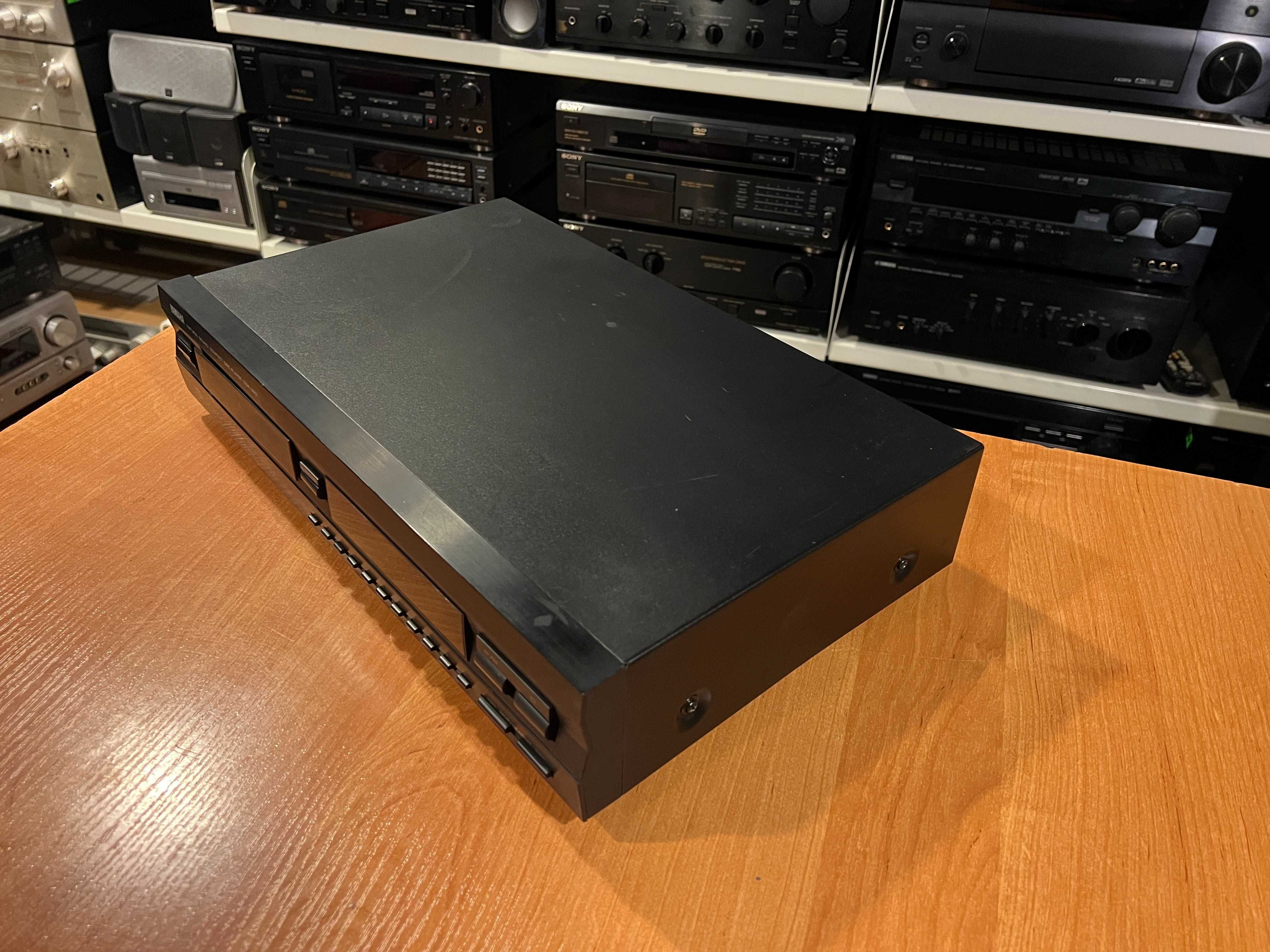 Odtwarzacz płyt CD Yamaha CDX-393 Audio Room