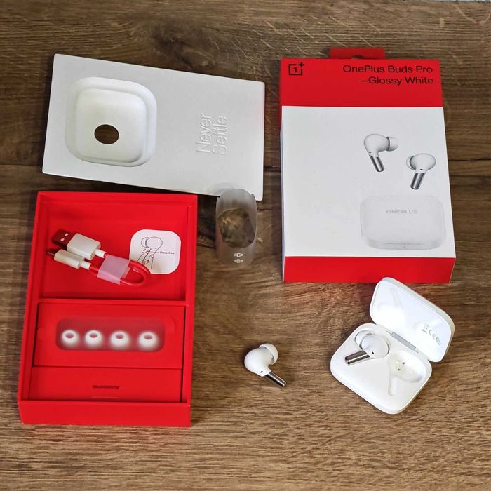 OnePlus Buds Pro - stan jak nowe