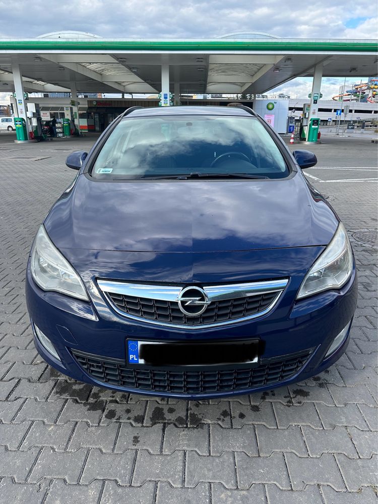 Sprzedam Opel Astra J 2012 1.7 CDTi