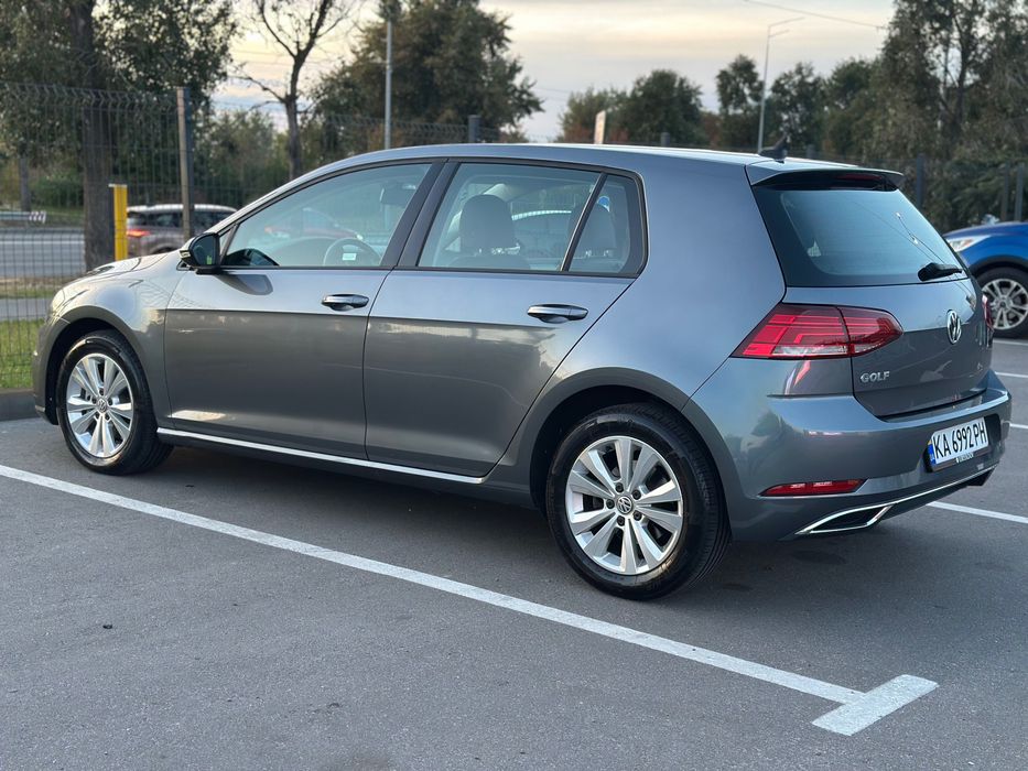 Продаю Volkswagen Golf 7.5 2021