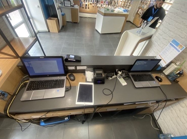 Продам готовий комплект меблів для магазину