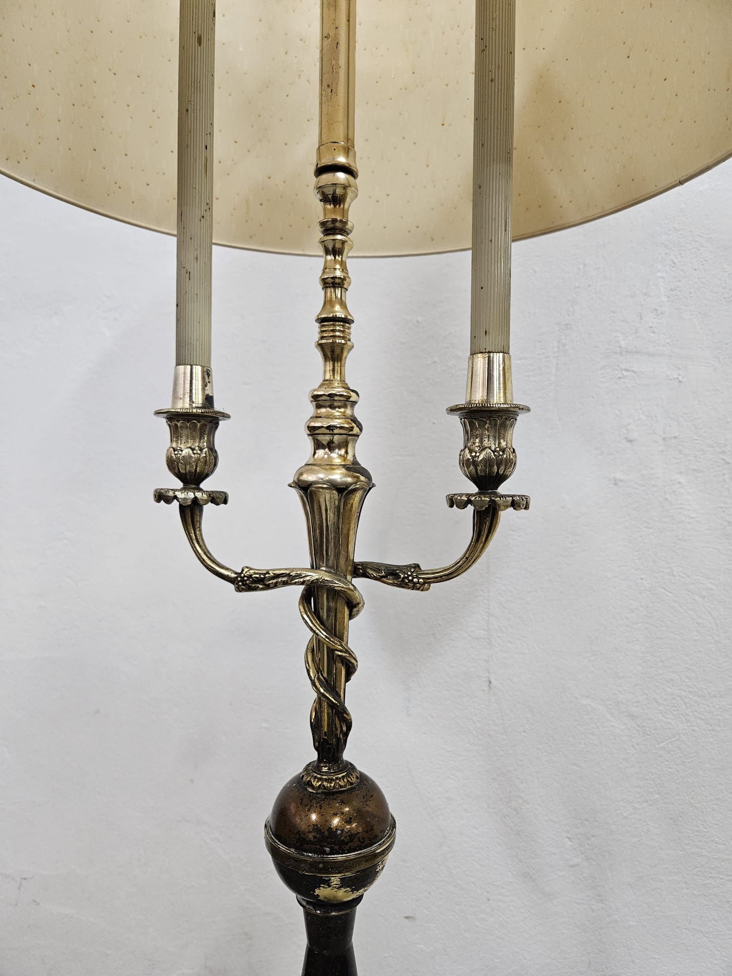 Lampa podłogowa z abażurem Francja