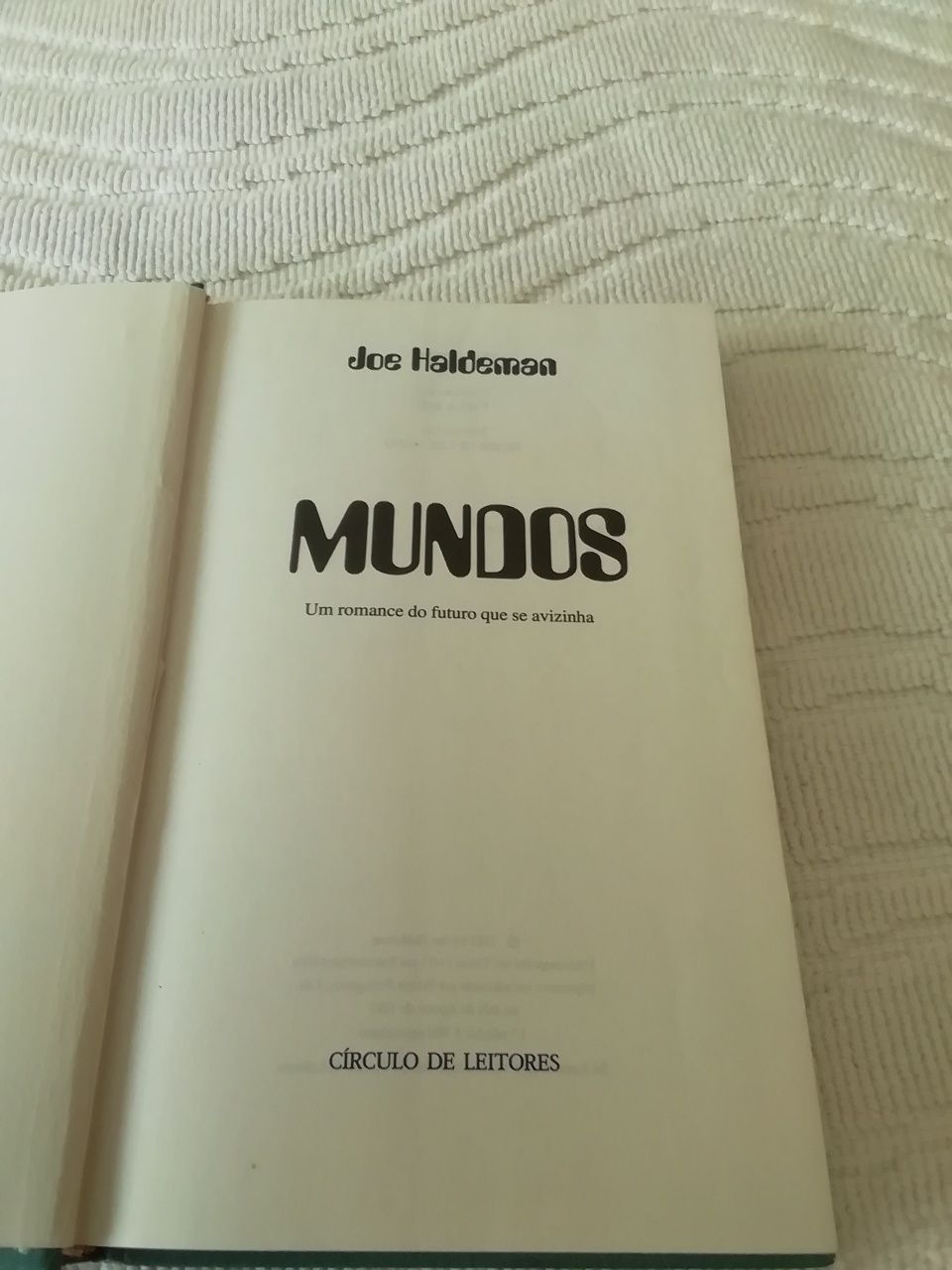 Mundos de Joe Haldeman, usado