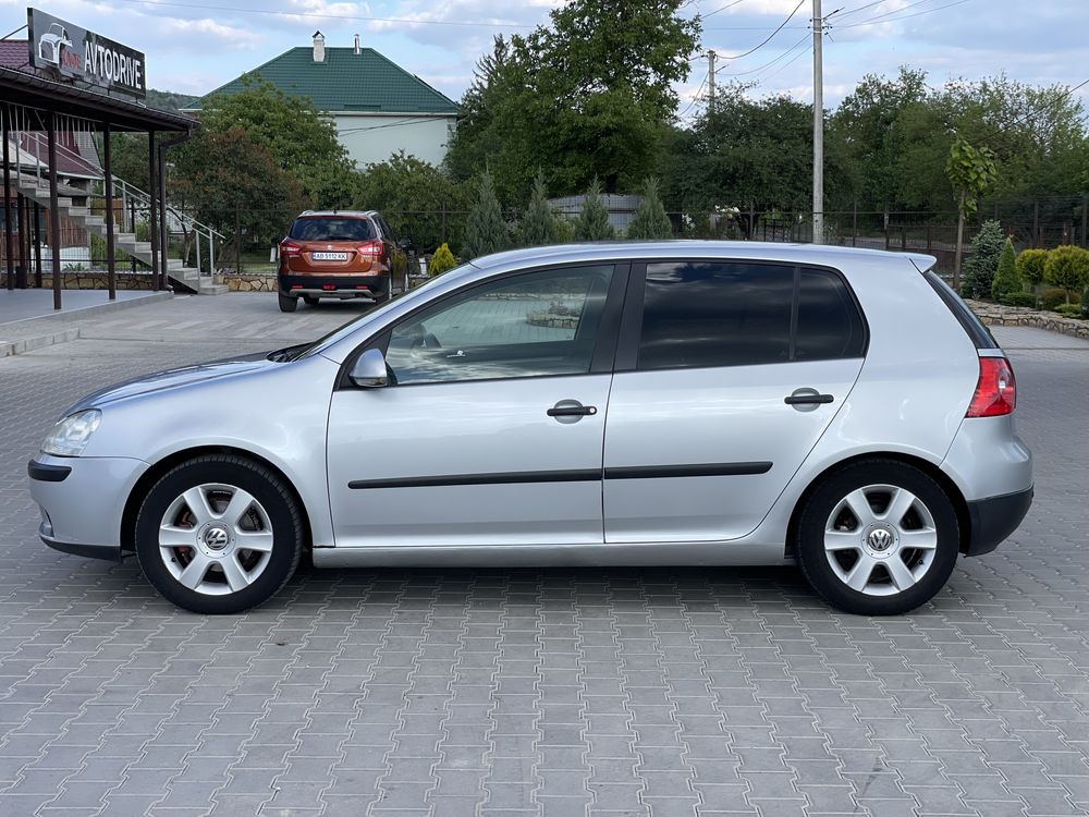 Volkswagen Golf 5 1.6mpi свіжий з Німеччини