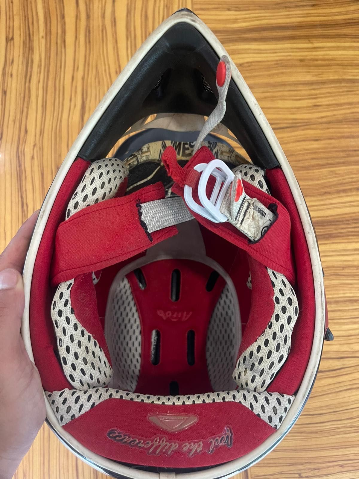 Capacete AIROH carbono c/ óculos L