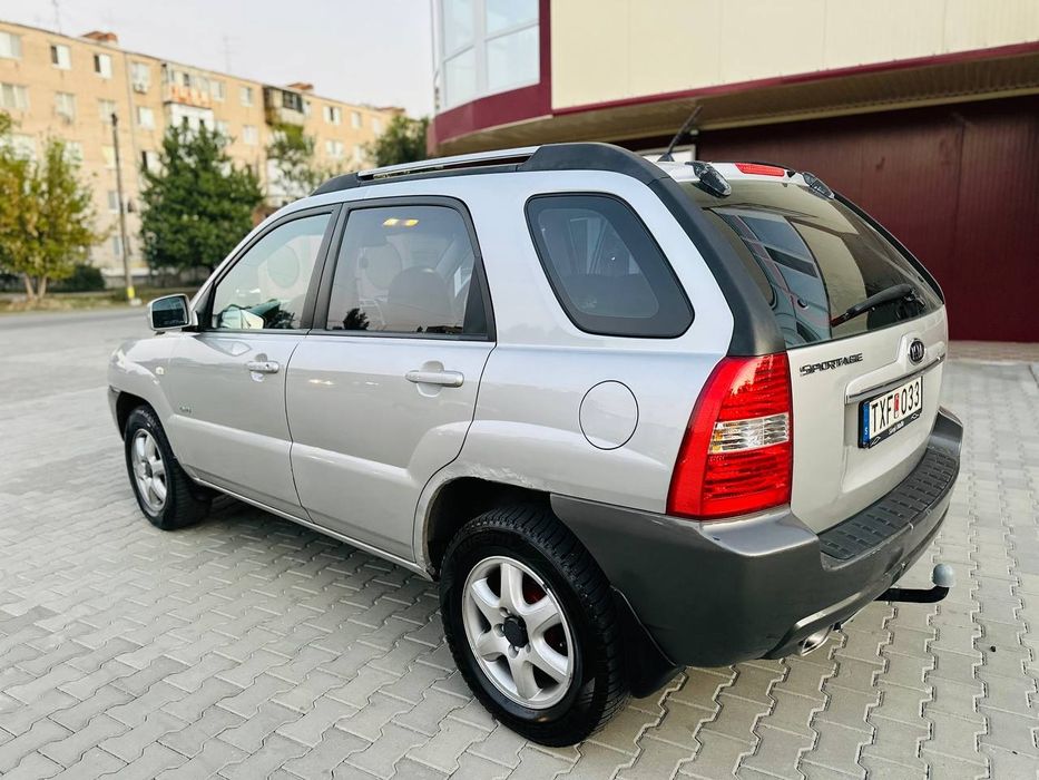 Продам Kia Sportage с надійним двигуном 2 л дизель