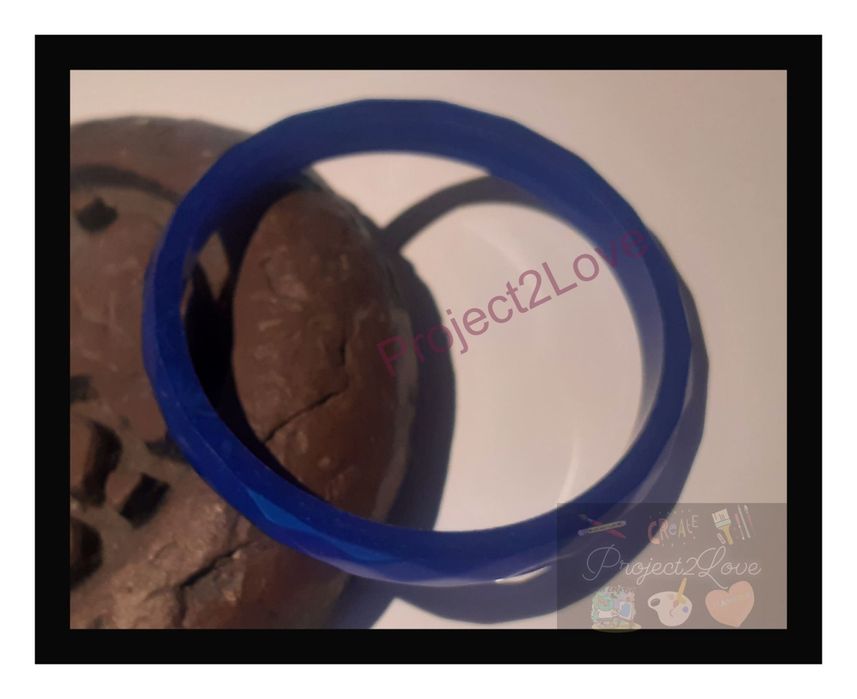 Pulseiras feitas em resina