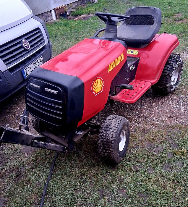 Traktorek do odśnieżania śniegu