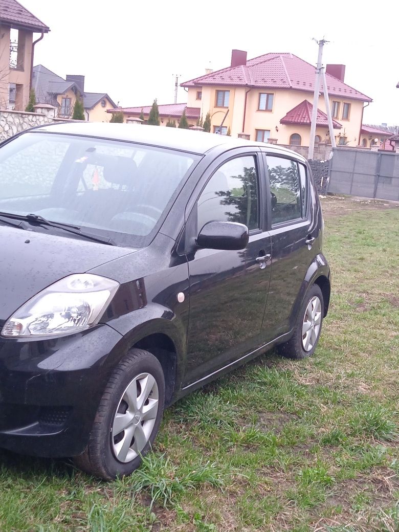 Продам DAIHATSU SIRION
Авто щойно з Австрії , в хорошому стані з оригі