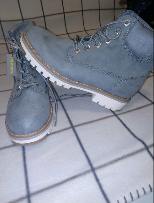 Продам осінні ботінки з Німеччини бренду Bench розмір 36-37