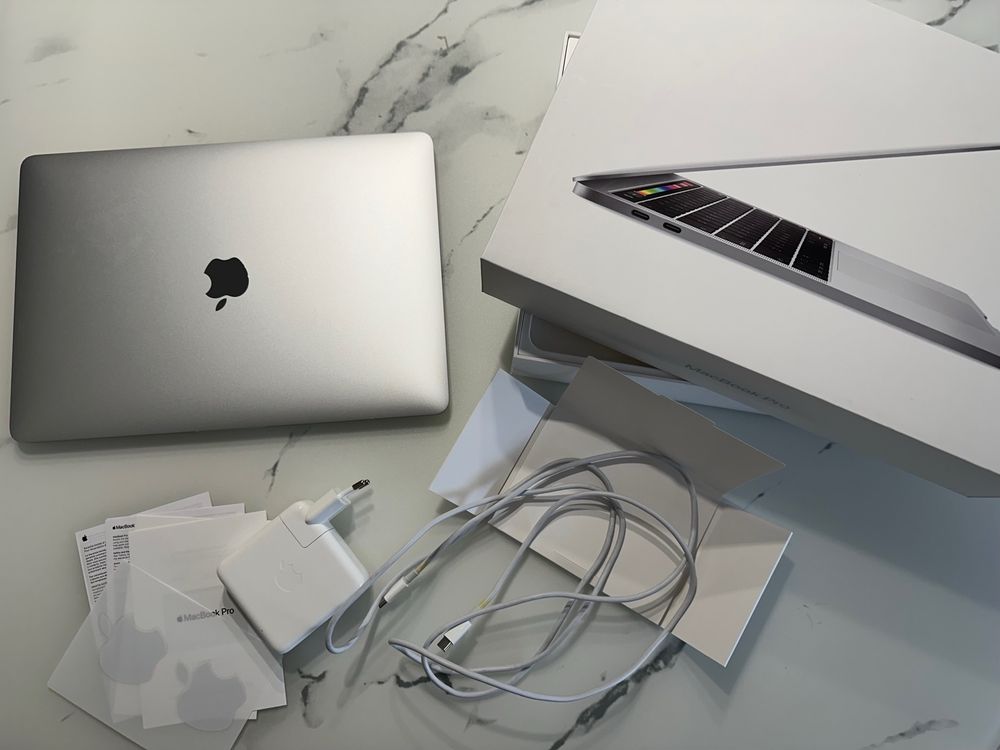 Apple MacBook Pro 13 2019 (MUHQ2ZE/A) i5 8GB RAM 128GB touch bar BDB