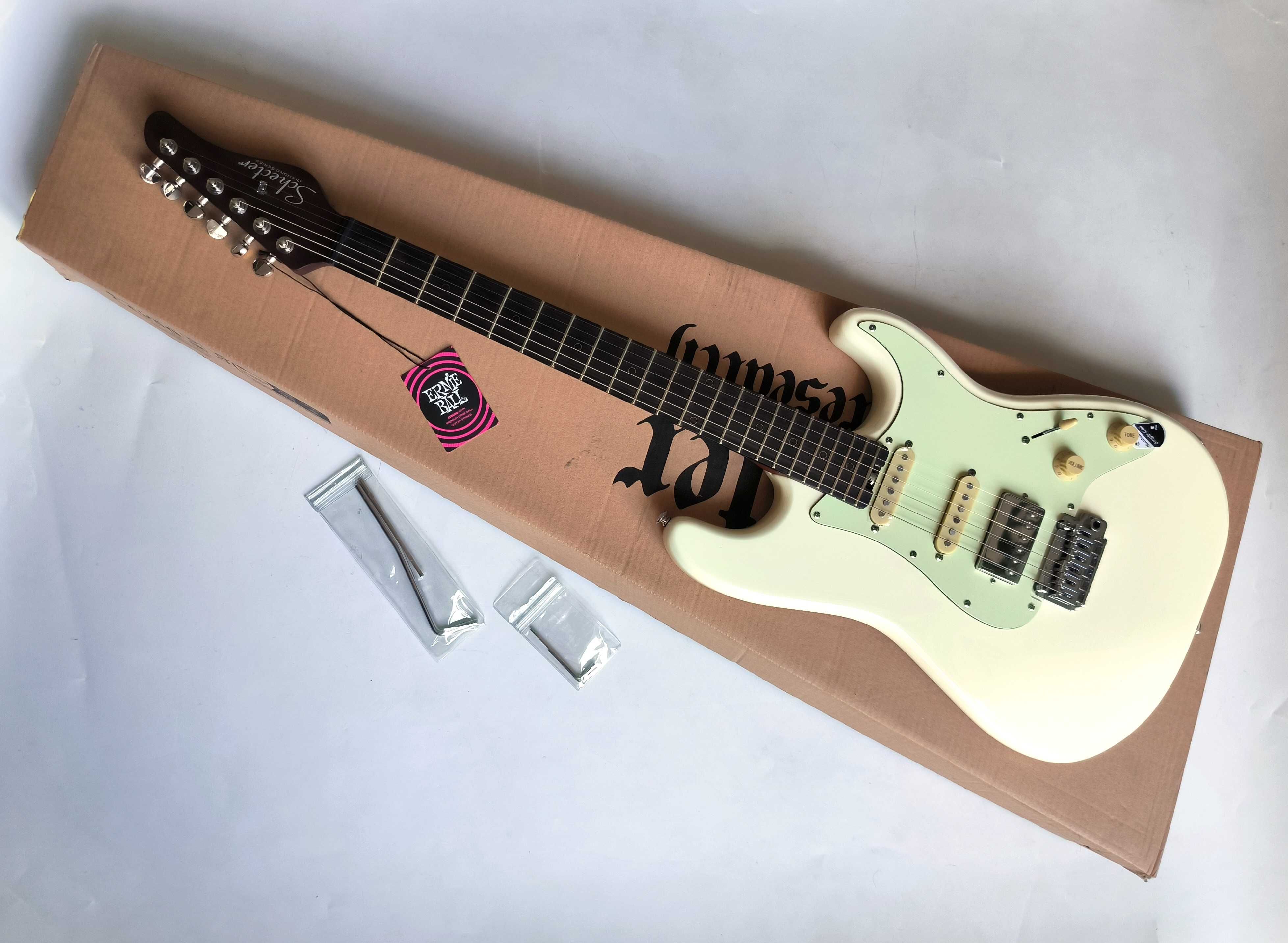 УЦІНКА -25%! Новий Schecter Nick JohnstonTraditional '2023 Atomic Snow