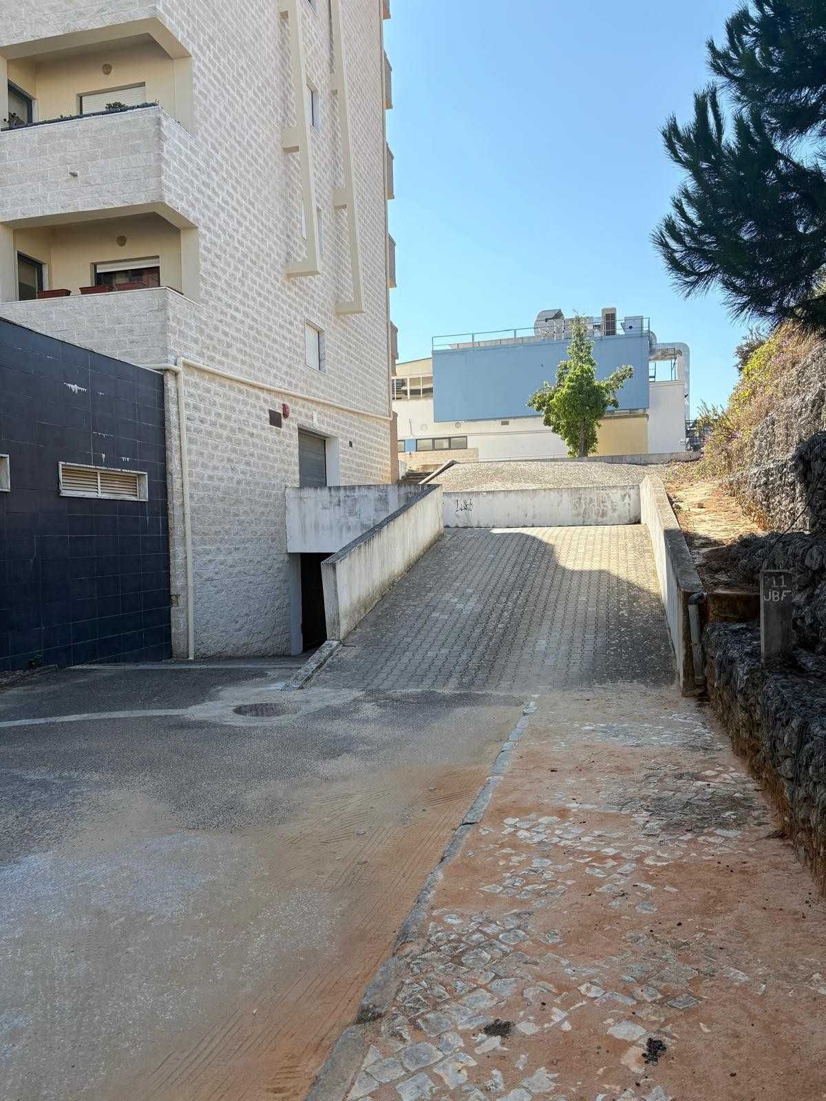 Garagem com 23m excelente localização