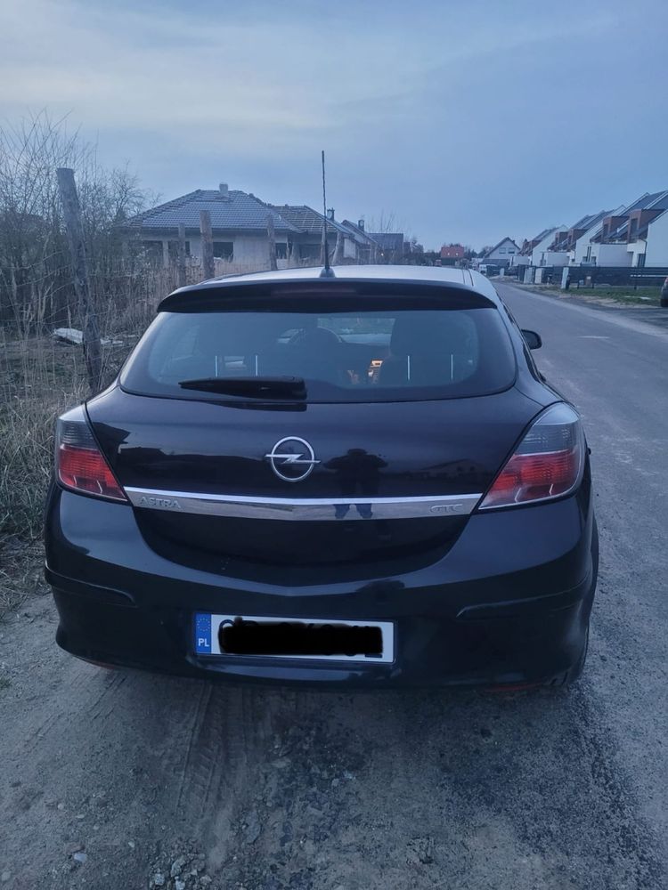 Opel Astra H GTC 2008