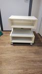 Móvel IKEA para televisão com rodas (ILEN)