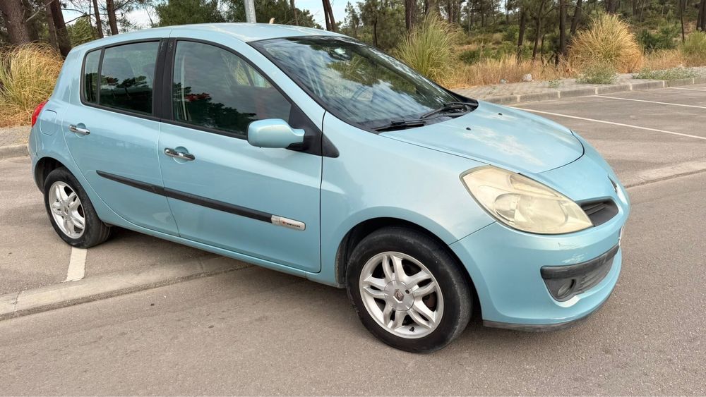 Renault Clio 1.2 16V 75