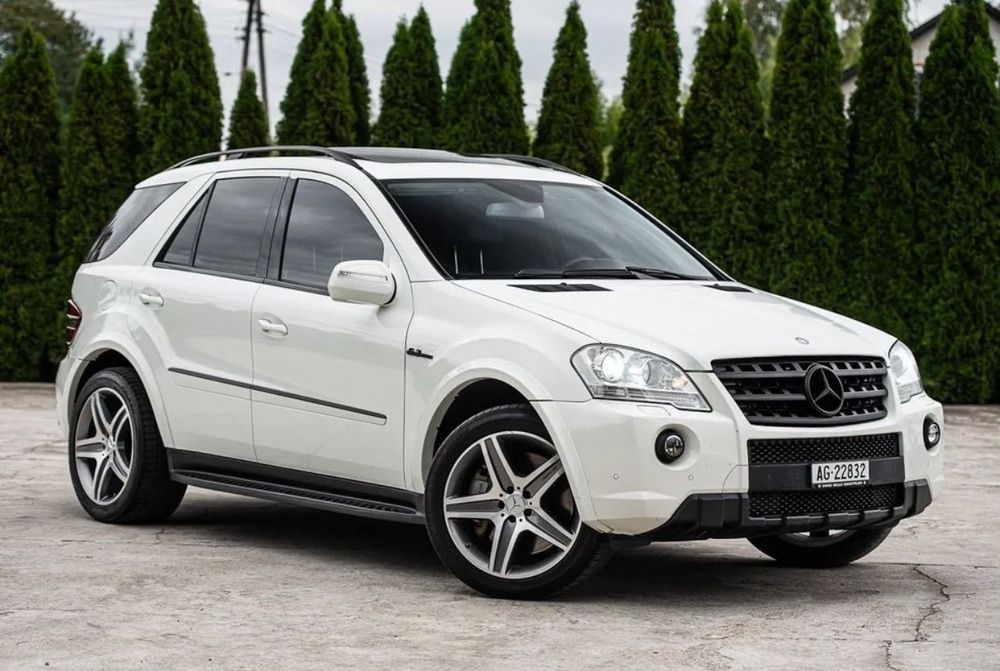 Mercedes-Benz ML320 2009 Чорний шкіряний салон • Обвіс AMG63
