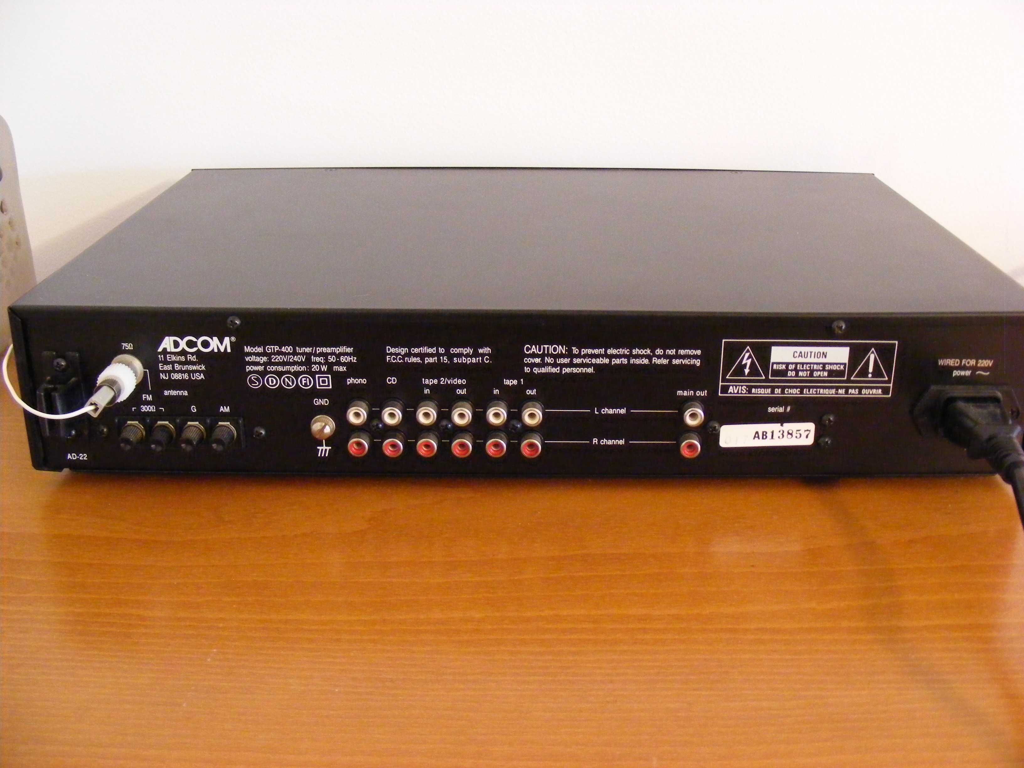 Pré Amplificador com Tuner Adcom GTP 400