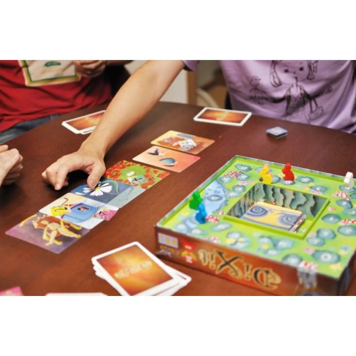 Діксіт з полем в коробці (Dixit, Диксит) настільна гра