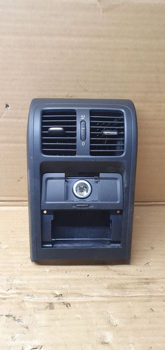 Kratka nawiewu powietrza tył tylna VW Passat B6 3C0864298AK