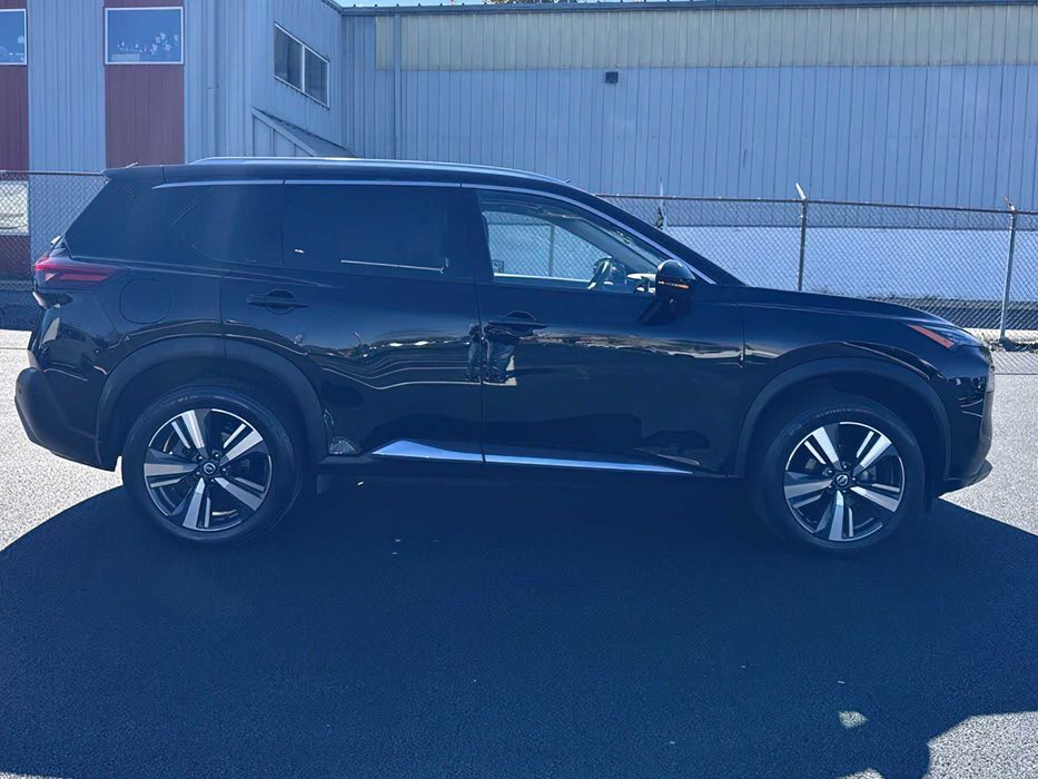 Nissan Rogue SL      2021