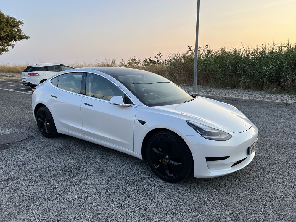 Tesla model 3 - 105 mil km - 325 cv -Standard Range Plus