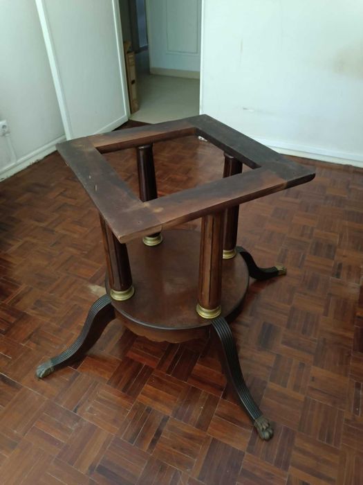 Mesa de sala de jantar estilo Inglês em madeira de cerejeira maciça