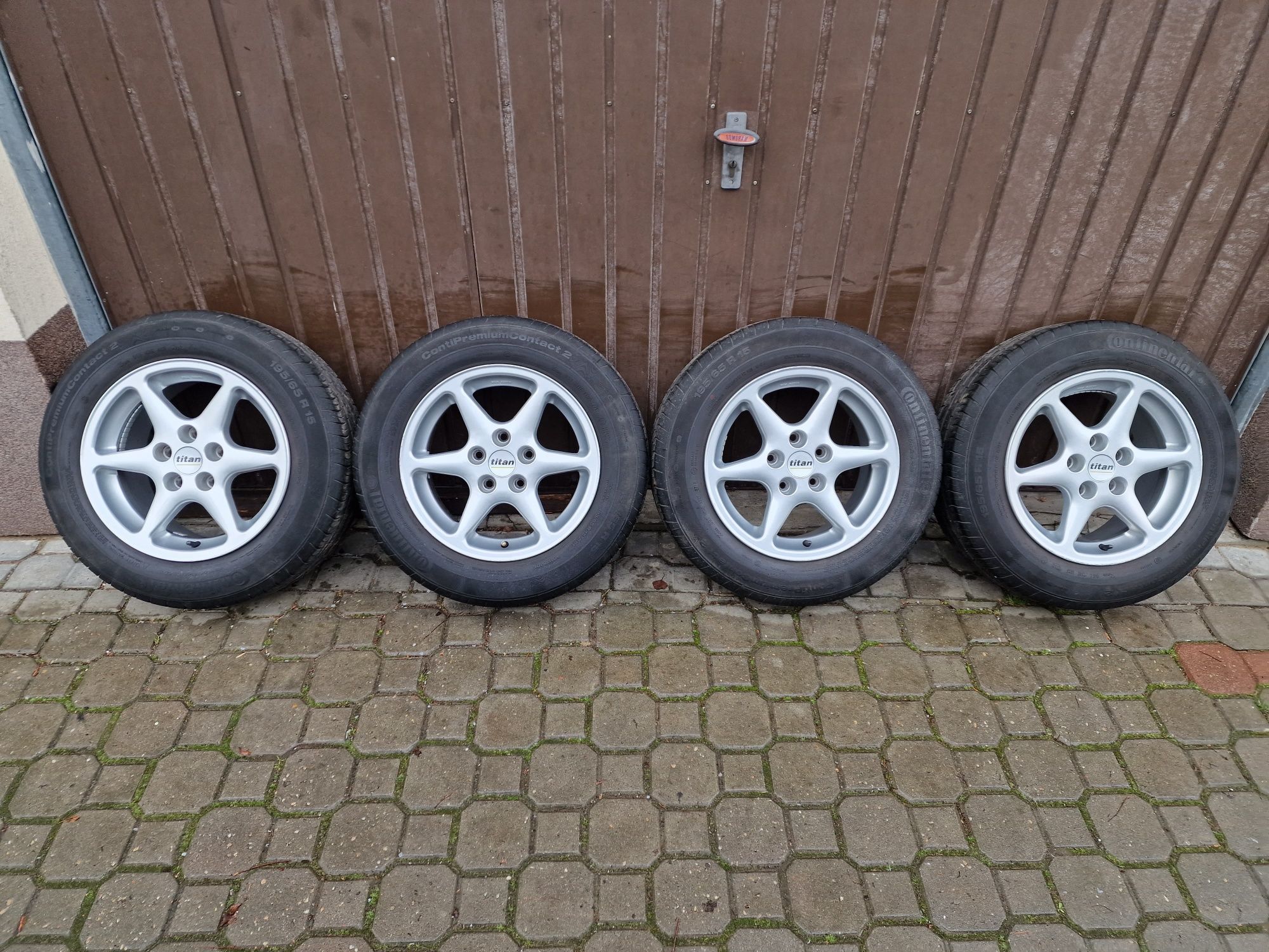 Felgi z oponami 195/65R15 VW 5x112 Passat Golf Audi A4 A3 A6 Octavia